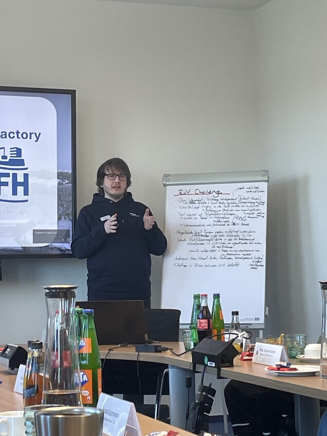 Azubi hält Präsentation