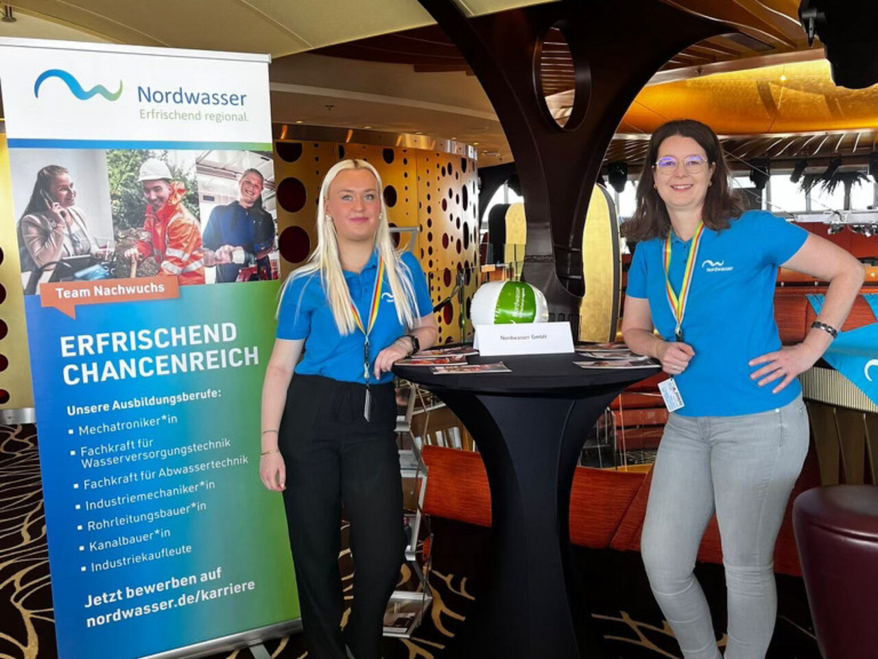 Pauline und Mandy Tschirner auf der AIDA am Nordwasserstand
