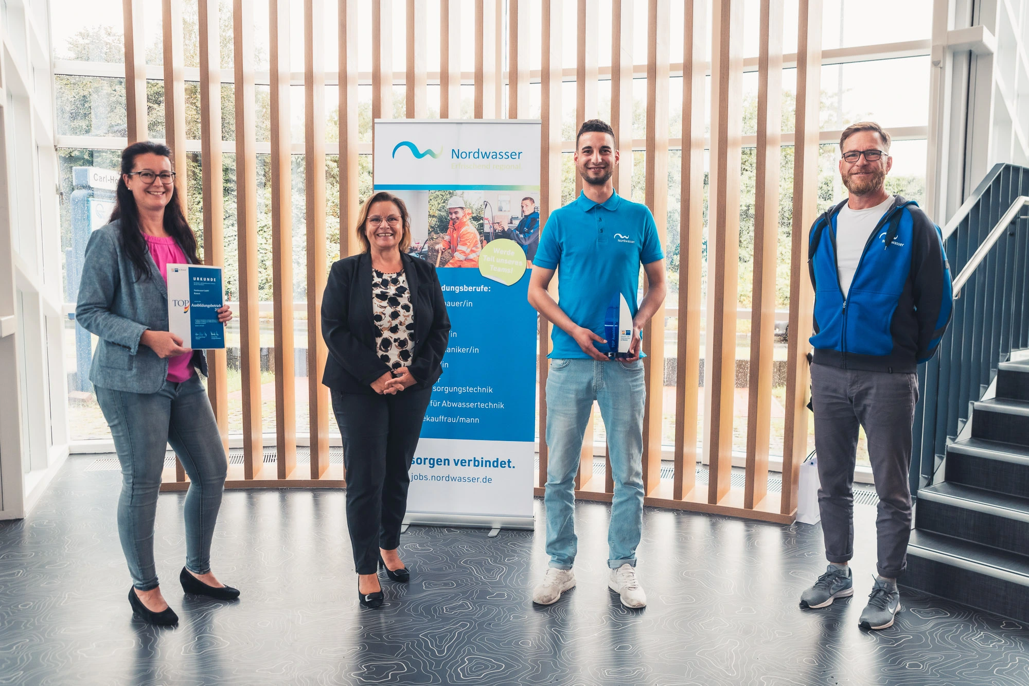 Gruppenfoto im Eingangsbereich